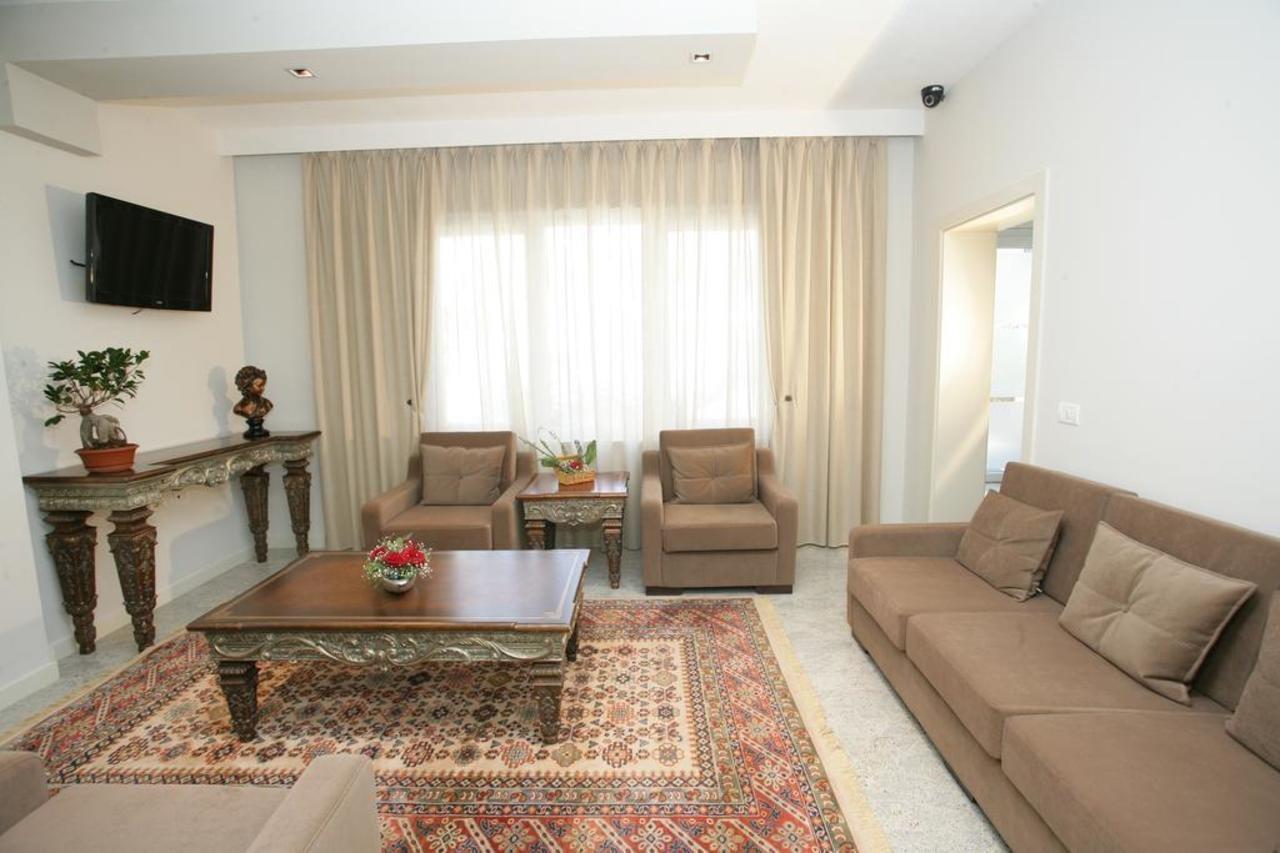 Hotel Vila 60 Тирана Екстер'єр фото