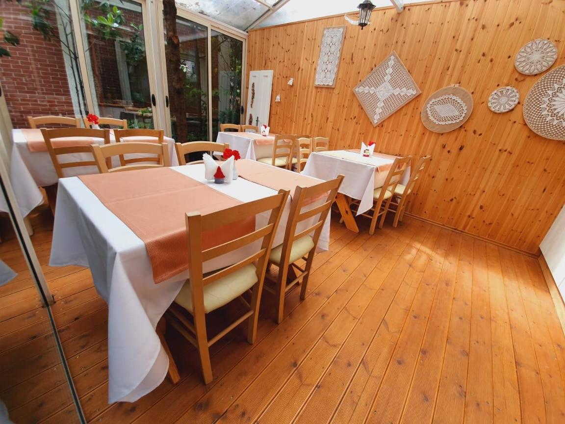 Hotel Vila 60 Тирана Екстер'єр фото