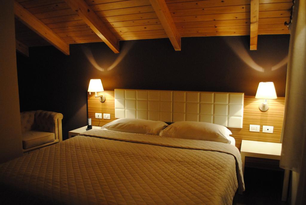 Hotel Vila 60 Тирана Екстер'єр фото